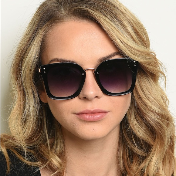 Sunglasses - Picture 2 of 8